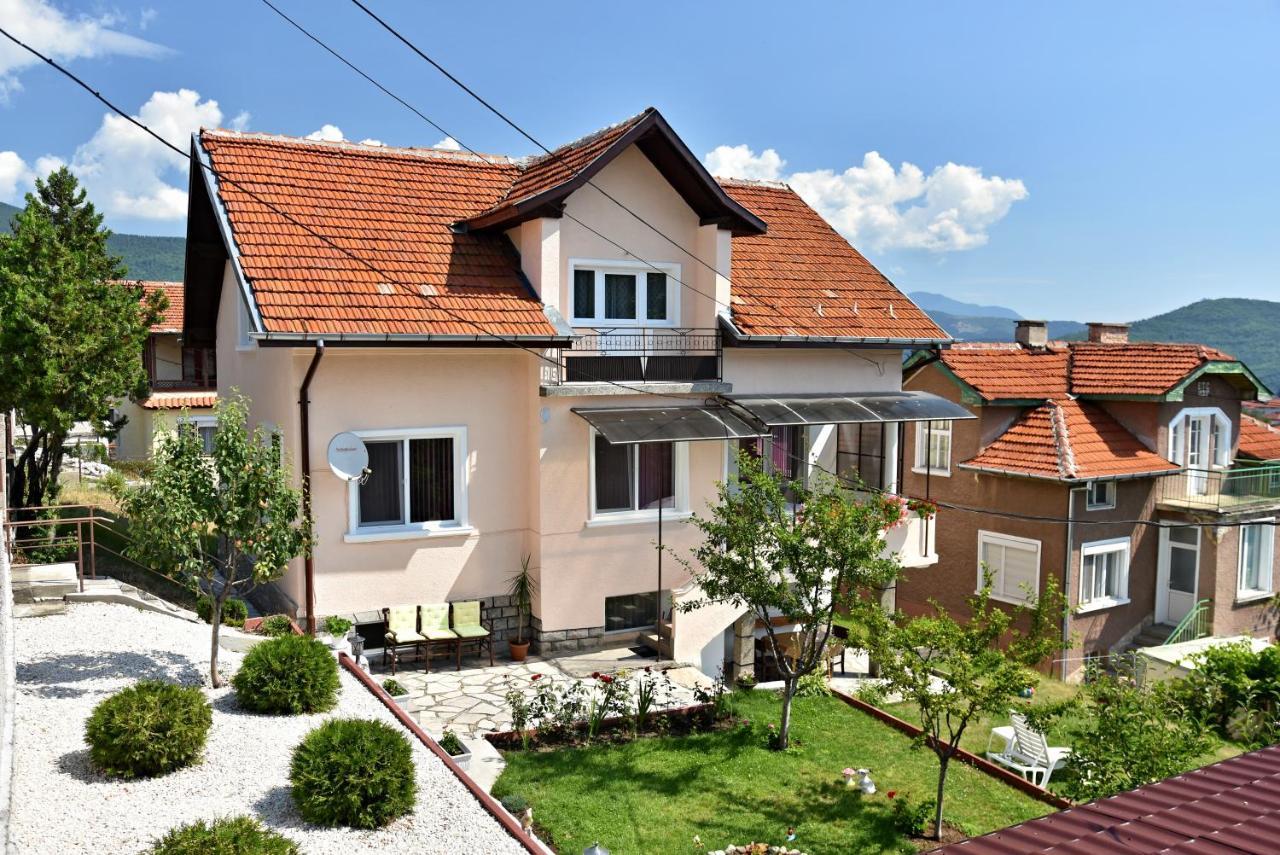 Saint Maria Guest House Velingrad Esterno foto